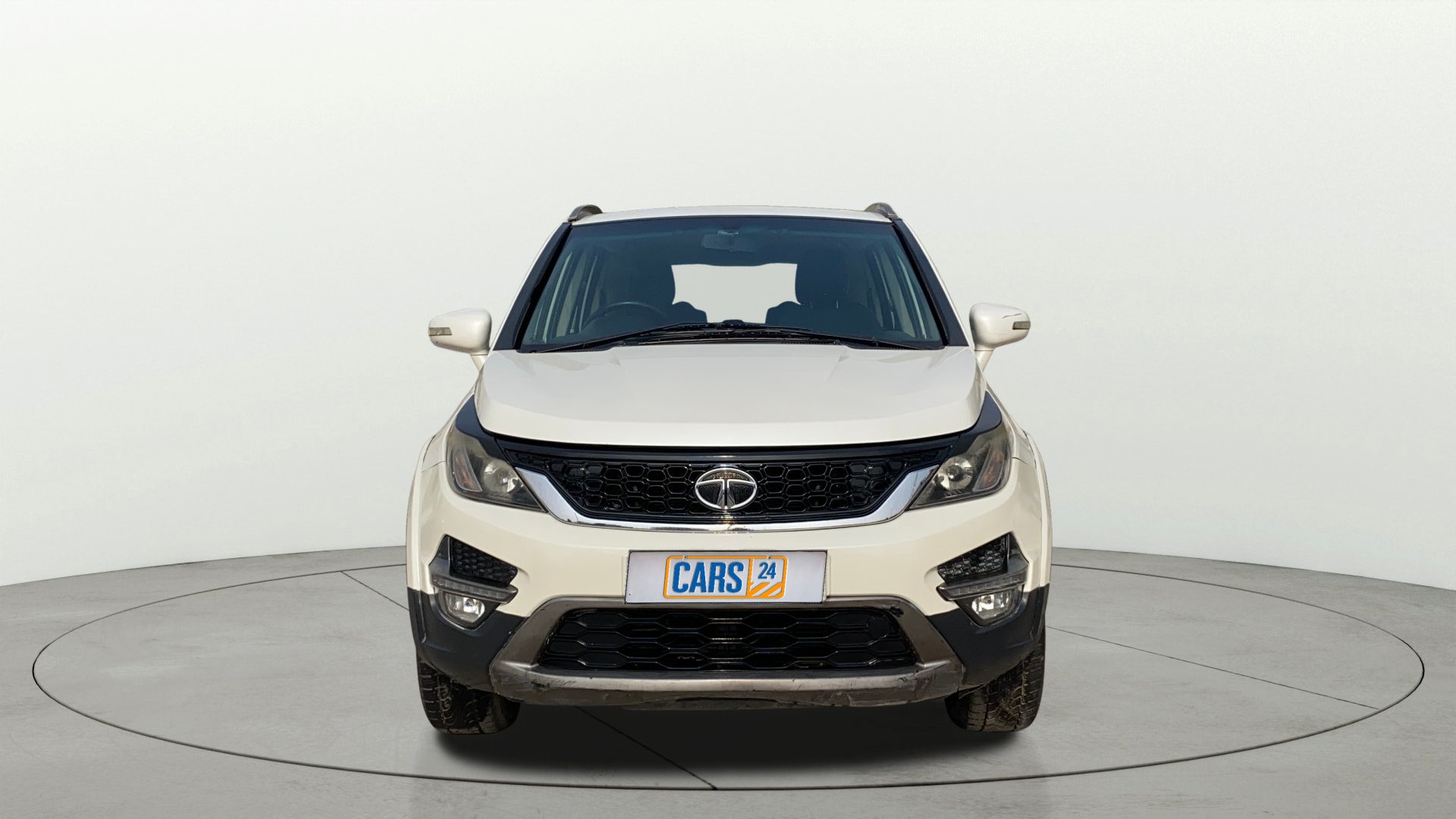 View 2017 Tata Hexa XTA 4X2 Image 1 Used 2017 Tata Hexa XTA 4X2 Image 1