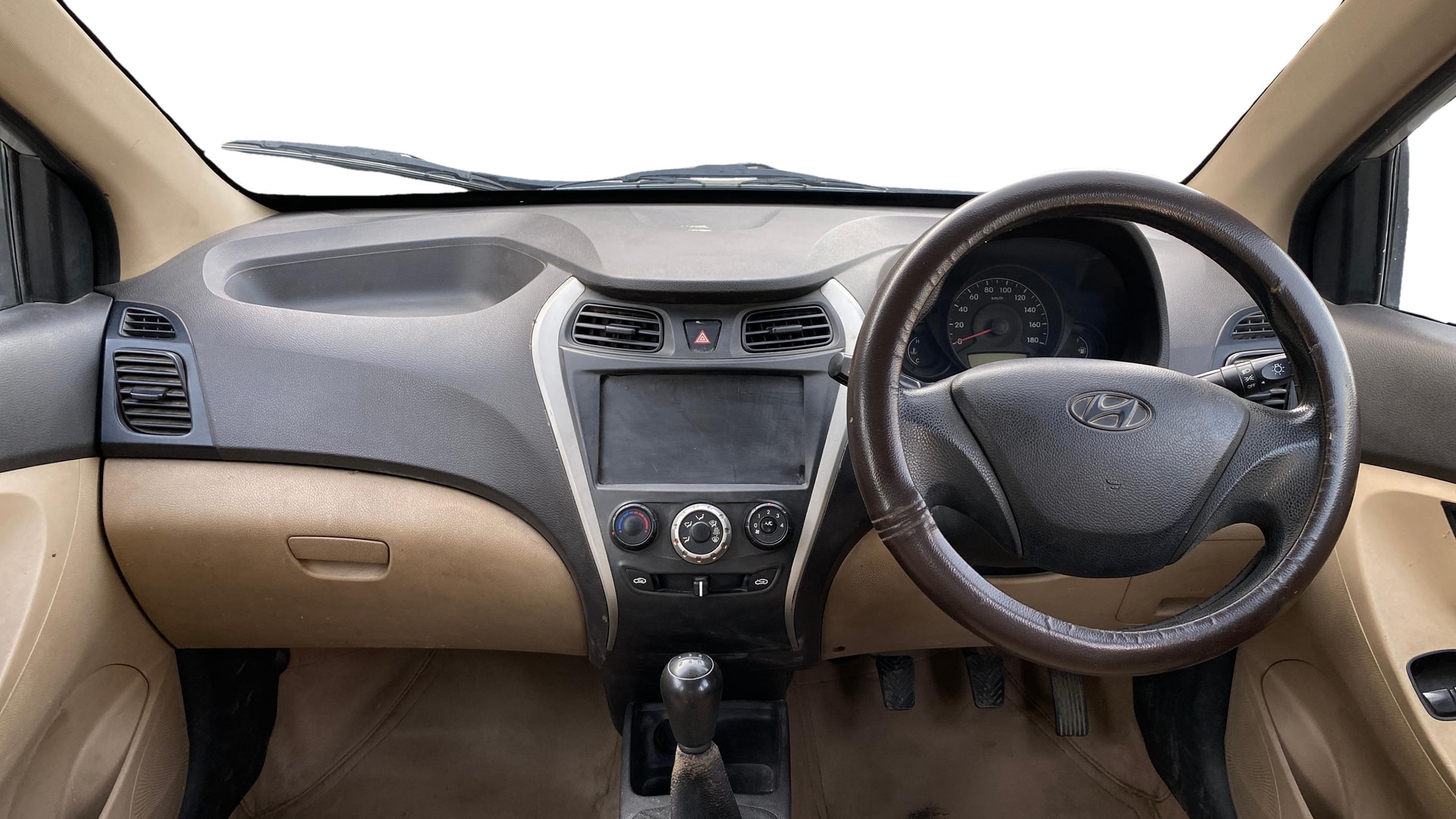 View 2018 Hyundai EON Era Plus Image 15 Used 2018 Hyundai EON Era Plus Image 15