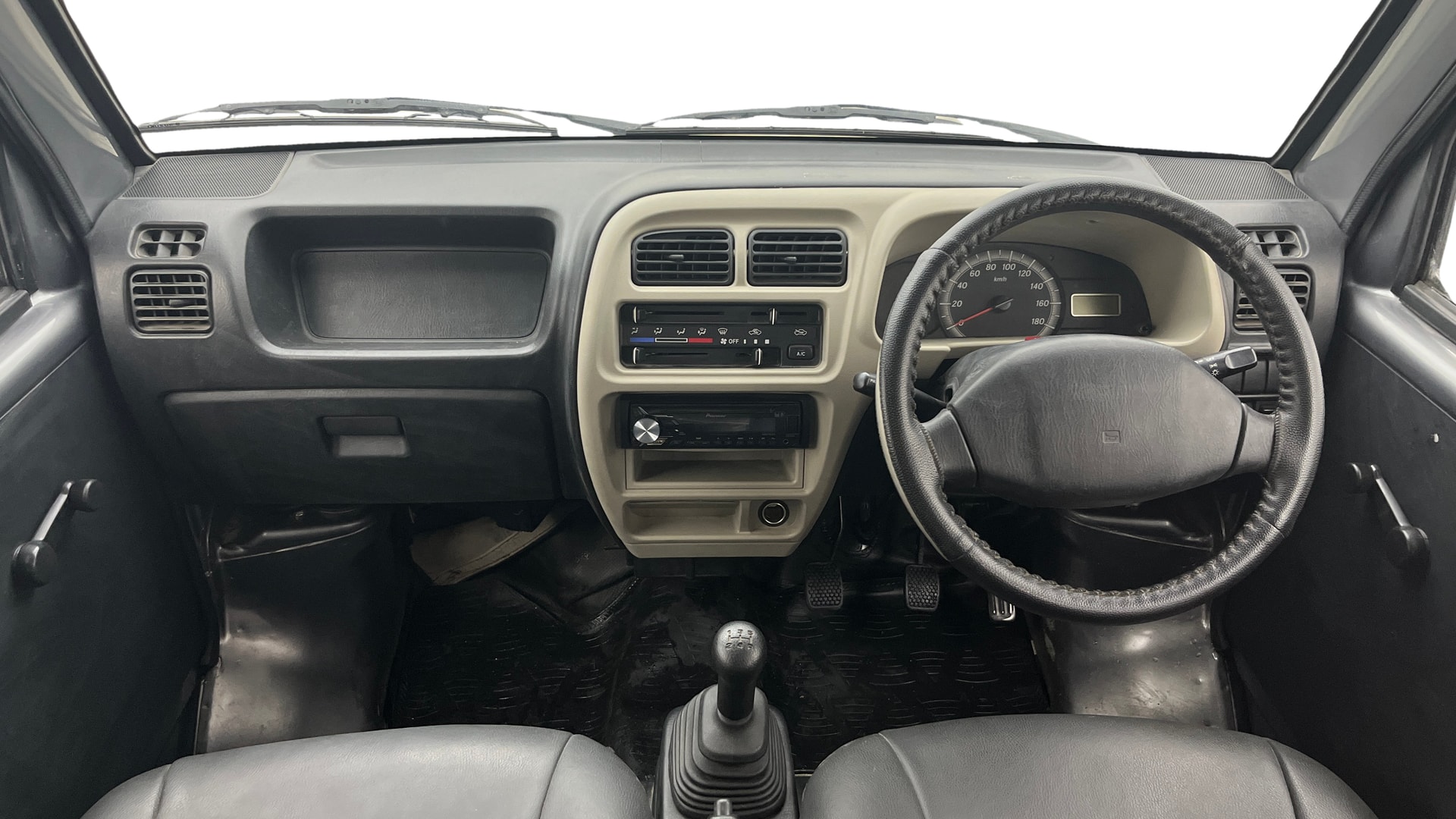 View 2018 Maruti Suzuki 1000 Base Variant Image 16 Used 2018 Maruti Suzuki 1000 Base Variant Image 16