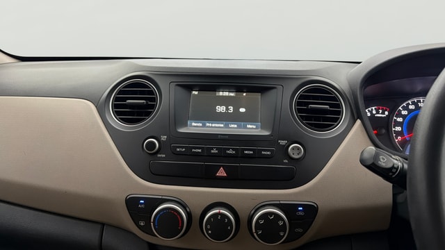 View Hyundai Grand i10 Image 17 Used Hyundai Grand i10 Image 17