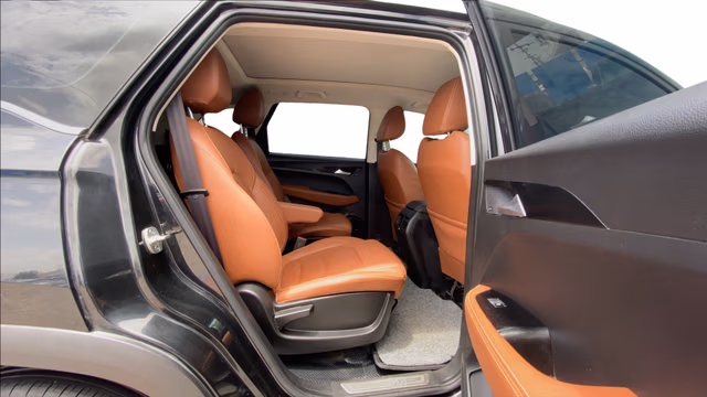 View MG Hector Plus Image 38 Used MG Hector Plus Image 38