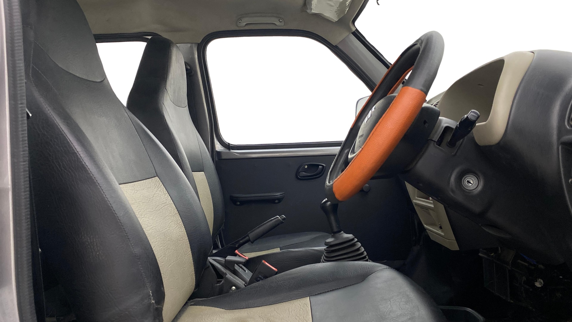View 2022 Maruti Suzuki 1000 Base Variant Image 25 Used 2022 Maruti Suzuki 1000 Base Variant Image 25