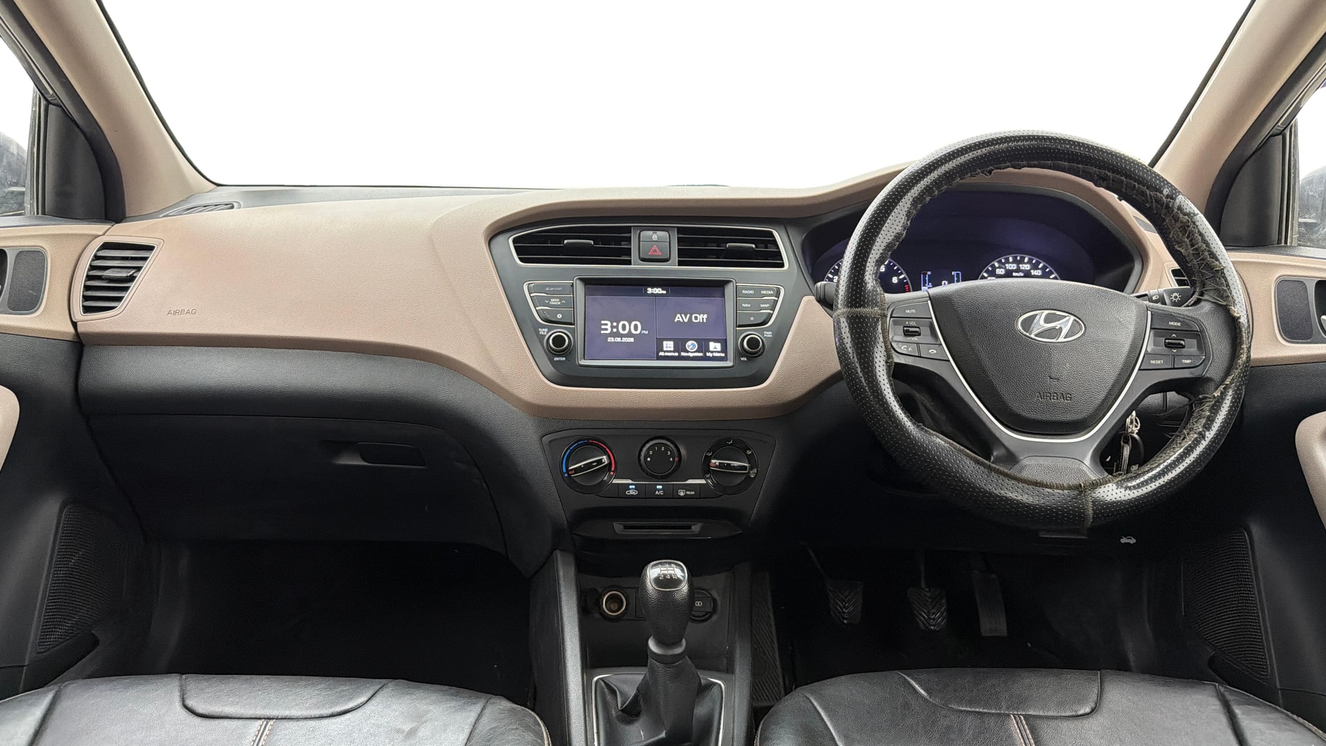 View 2020 Hyundai Elite i20 1.2 Sportz Plus Petrol Image 15 Used 2020 Hyundai Elite i20 1.2 Sportz Plus Petrol Image 15