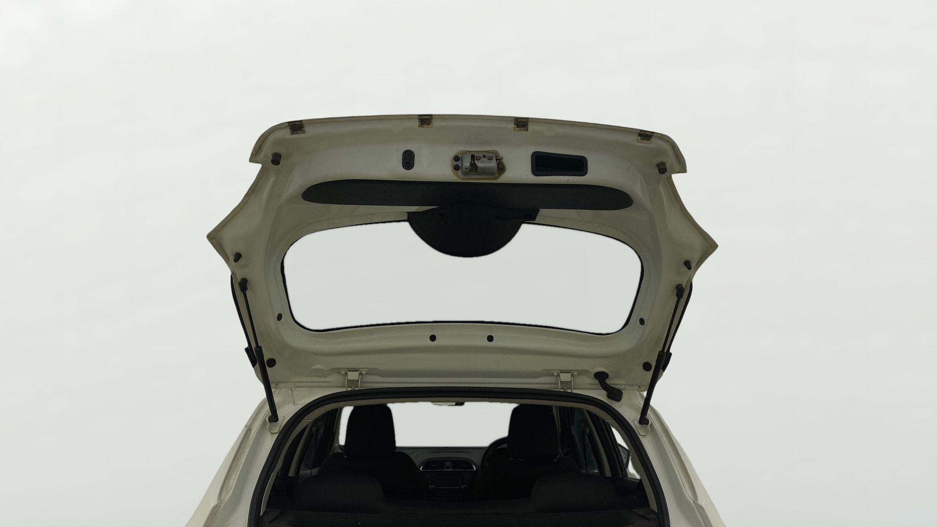 View 2019 Tata Tiago Revotorq XB Image 16 Used 2019 Tata Tiago Revotorq XB Image 16