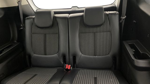 View Kia Carens Image 14 Used Kia Carens Image 14