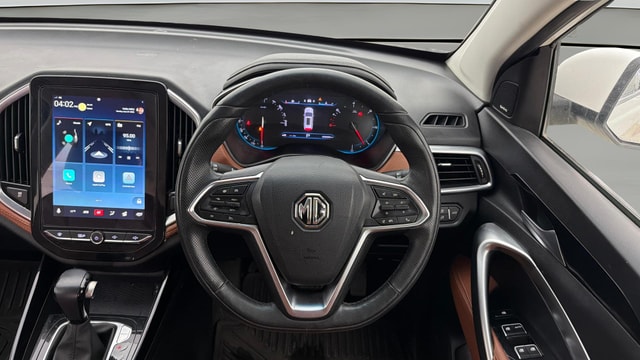 View MG Hector Plus Image 14 Used MG Hector Plus Image 14