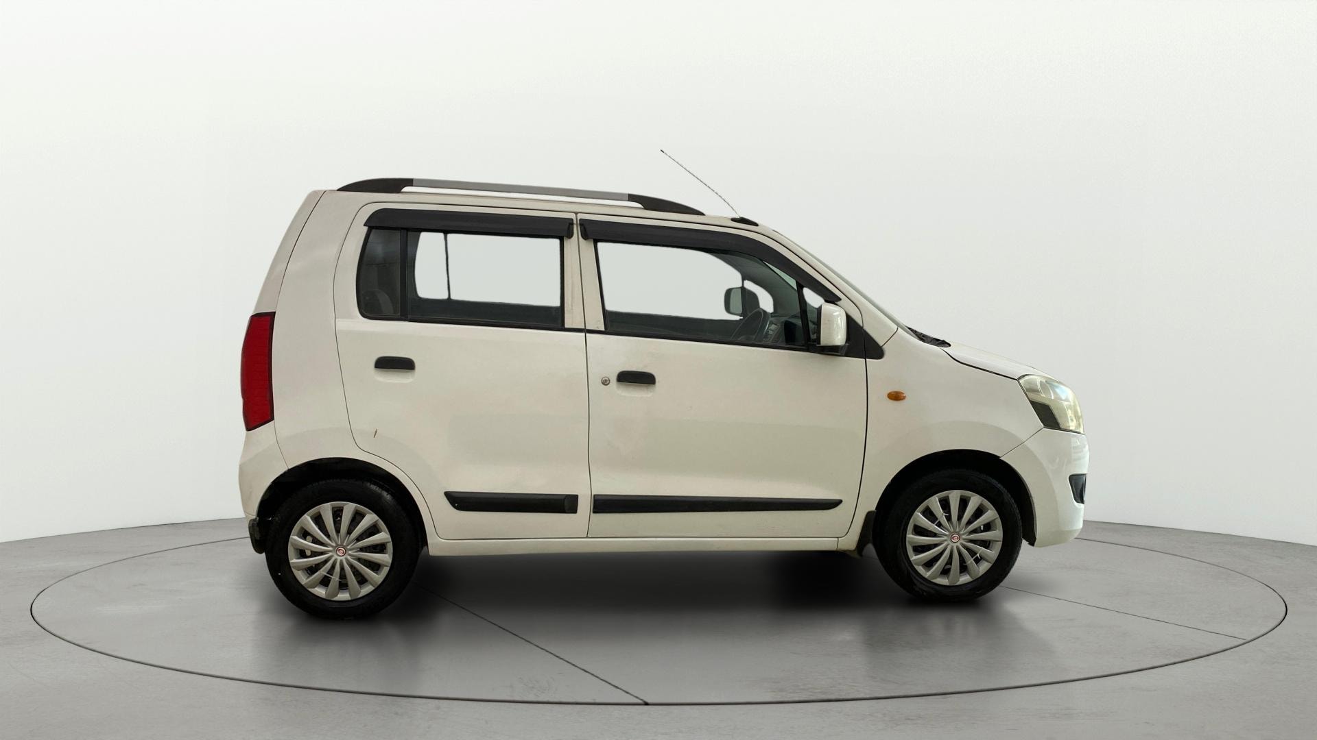 View 2017 Maruti Suzuki 1000 Base Variant Image 8 Used 2017 Maruti Suzuki 1000 Base Variant Image 8