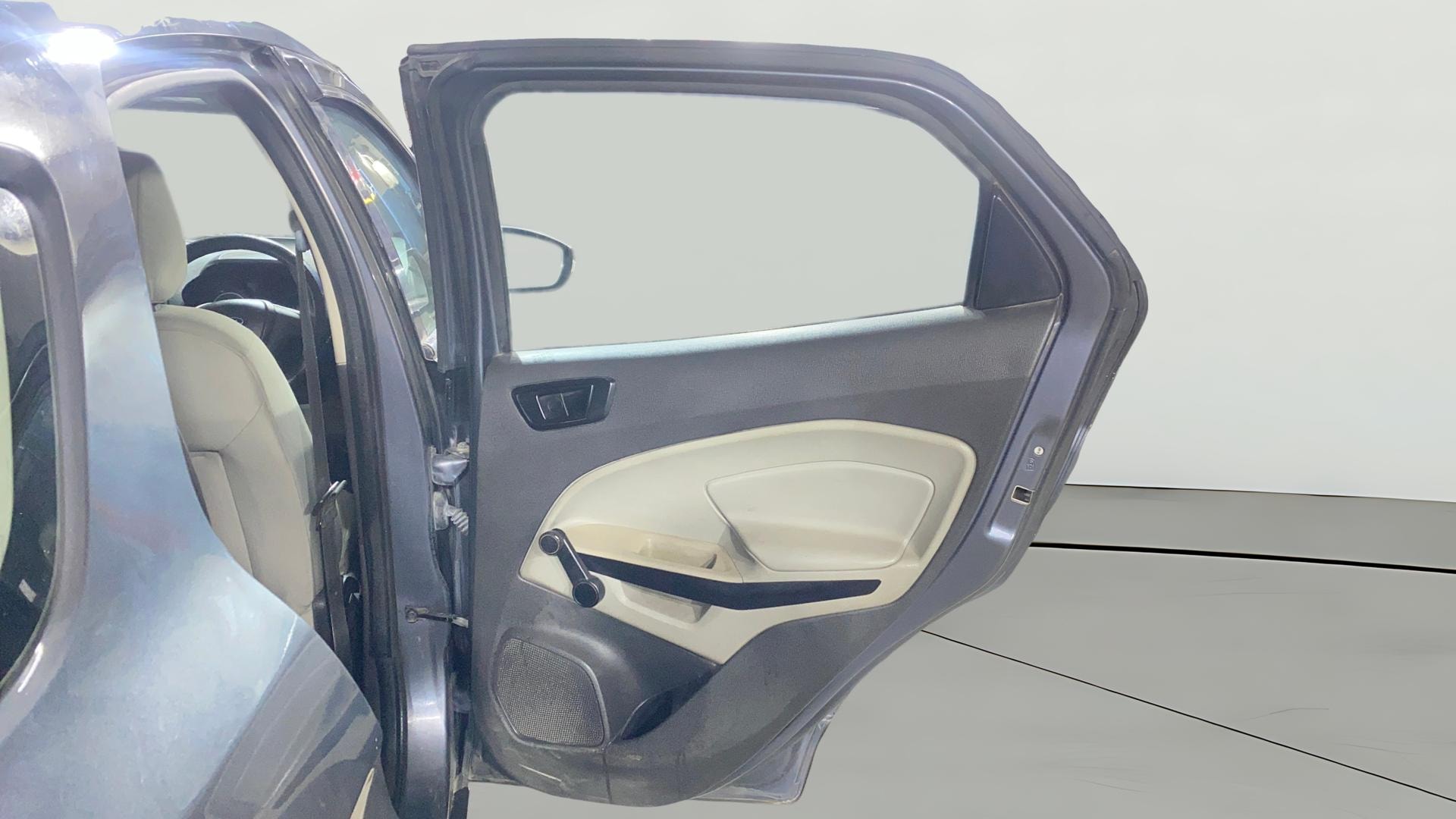 View 2018 Ford EcoSport 1.5 TDCi Diesel Ambiente BS IV Image 7 Used 2018 Ford EcoSport 1.5 TDCi Diesel Ambiente BS IV Image 7