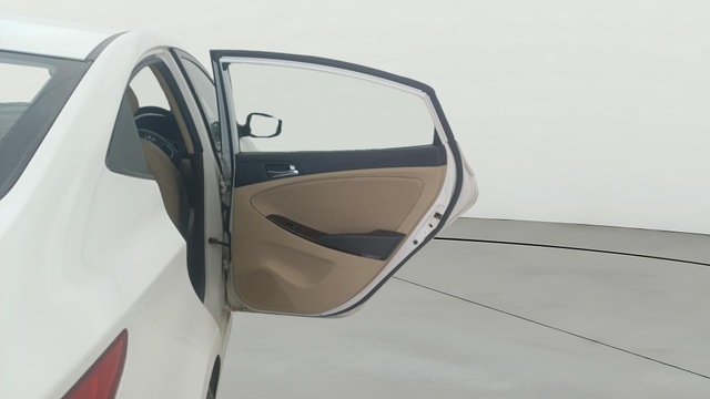 View Hyundai Fluidic Verna Image 6 Used Hyundai Fluidic Verna Image 6