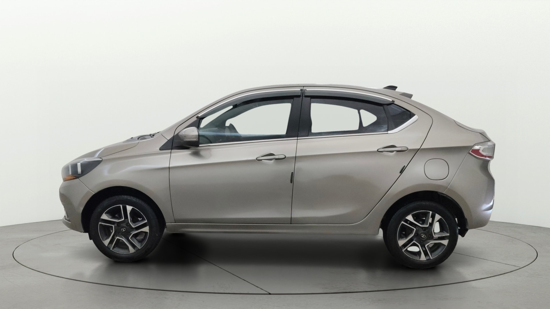 View 2018 Tata Tigor XE Diesel Image 5 Used 2018 Tata Tigor XE Diesel Image 5