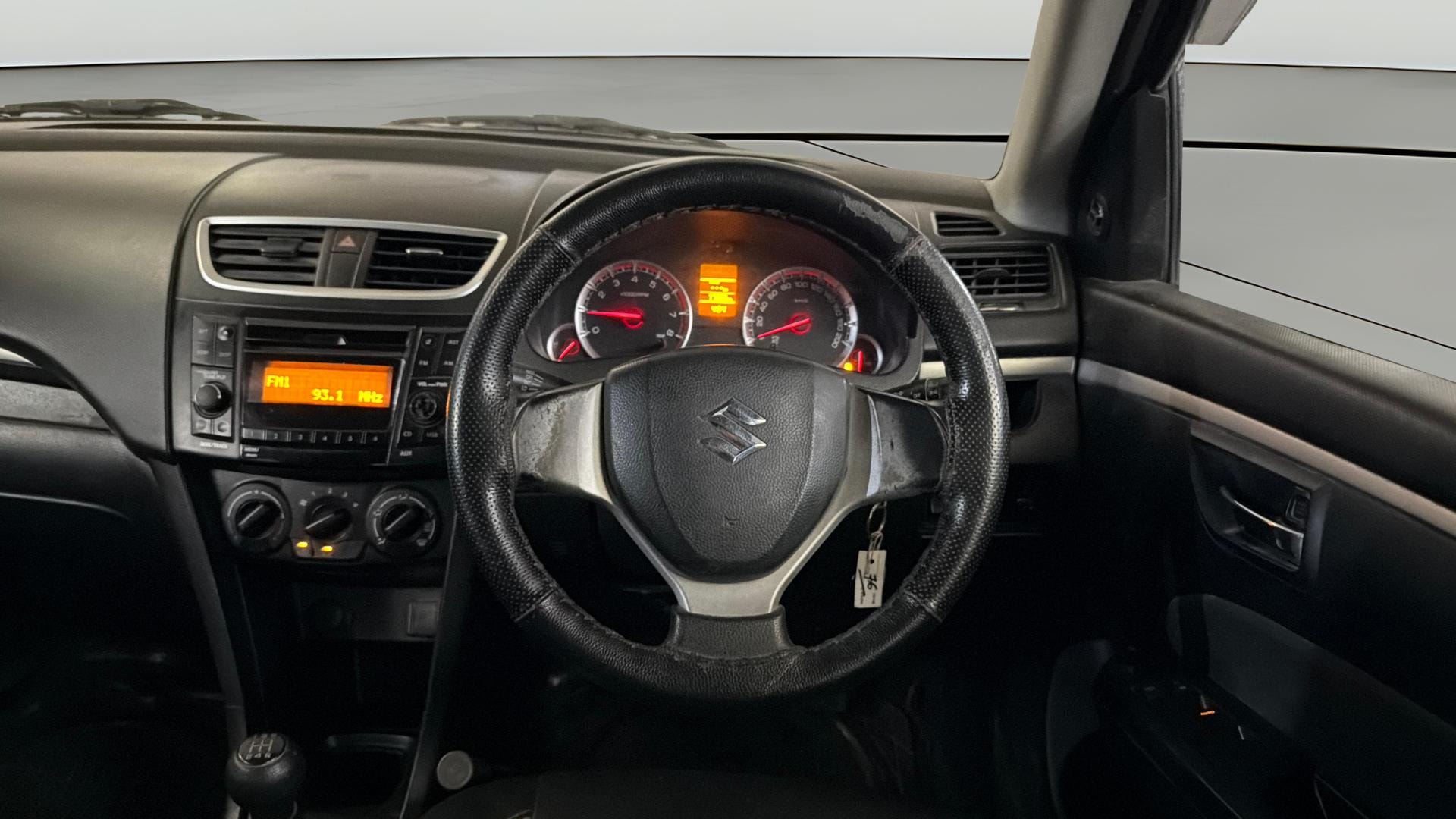 View 2015 Maruti Suzuki 1000 Base Variant Image 20 Used 2015 Maruti Suzuki 1000 Base Variant Image 20
