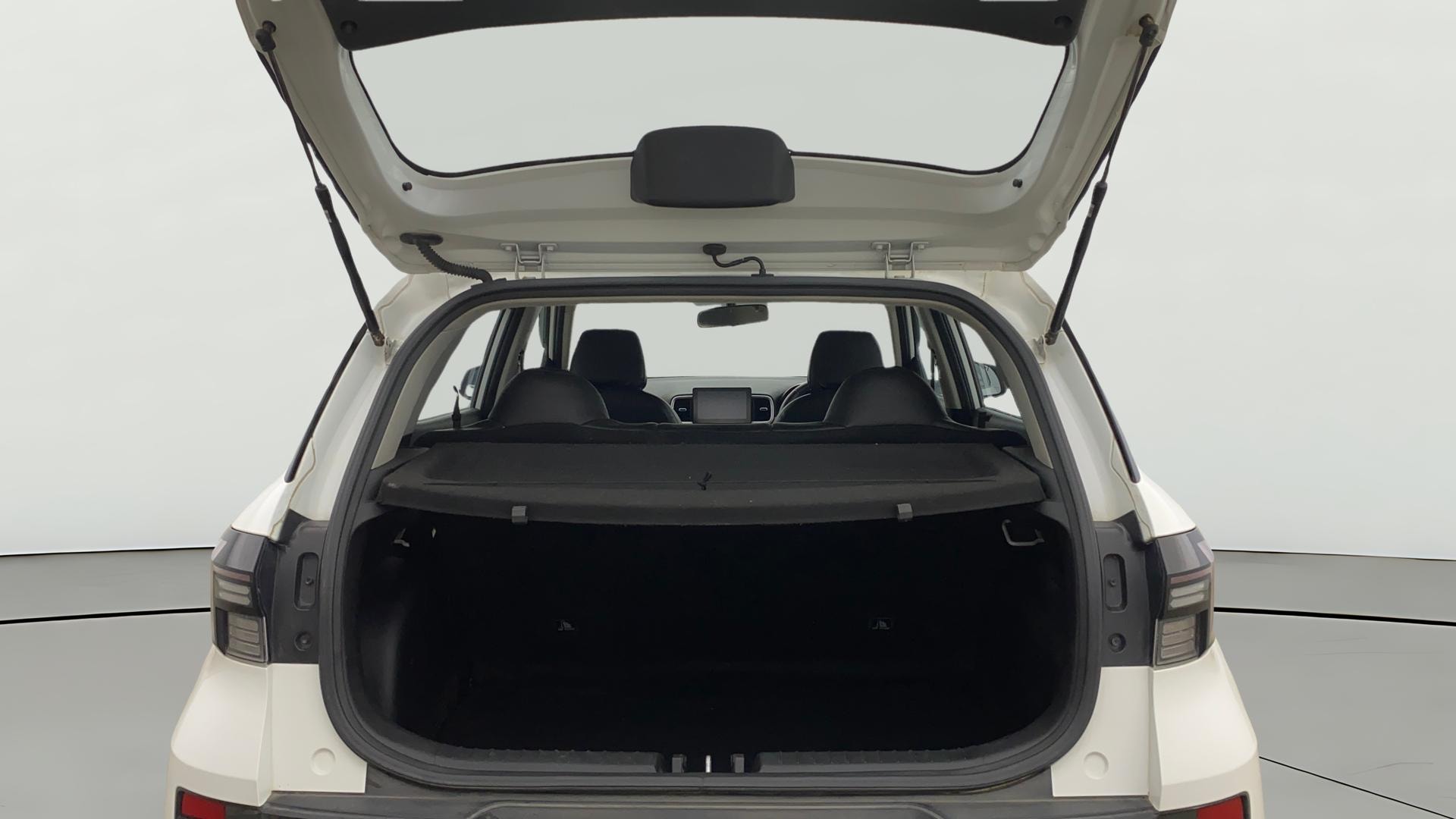 View 2022 Hyundai Venue S (O) 1.0 Turbo Petrol DCT Image 38 Used 2022 Hyundai Venue S (O) 1.0 Turbo Petrol DCT Image 38