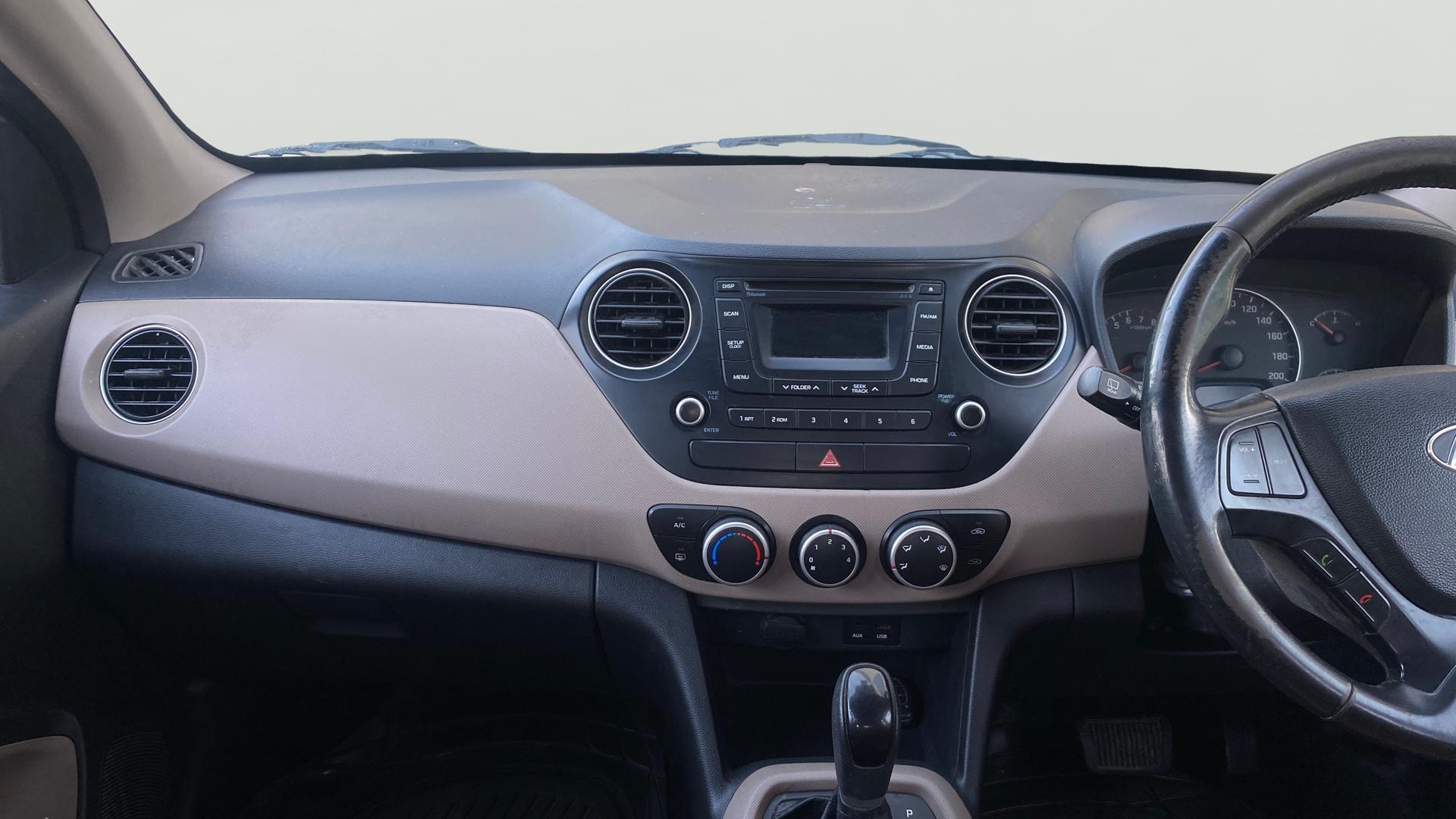 View 2014 Hyundai Grand i10 Asta AT 1.2 Kappa VTVT Image 17 Used 2014 Hyundai Grand i10 Asta AT 1.2 Kappa VTVT Image 17