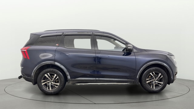 View Mahindra XUV700 Image 8 Used Mahindra XUV700 Image 8