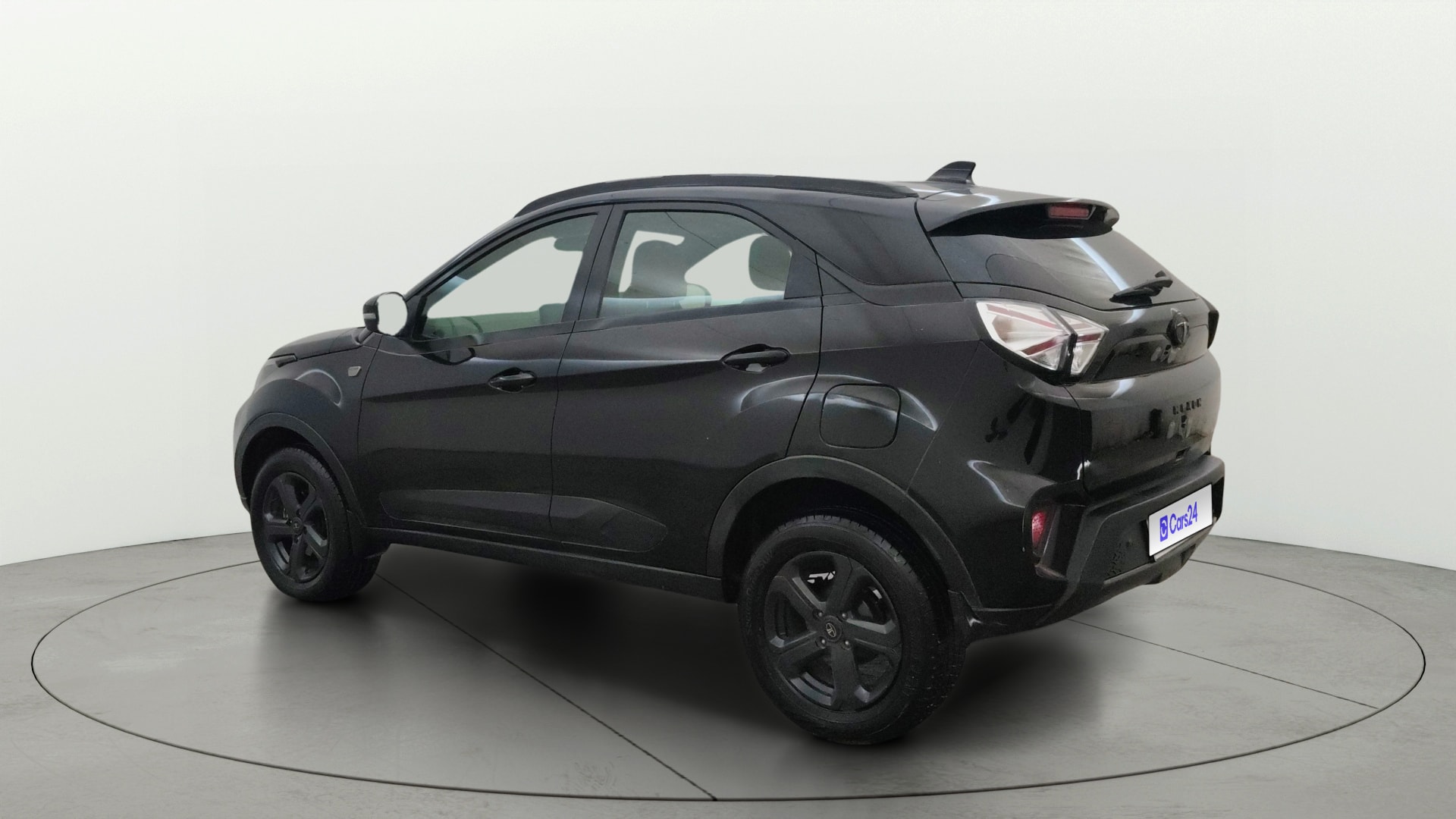 View 2023 Tata Nexon Revotron XE Image 2 Used 2023 Tata Nexon Revotron XE Image 2