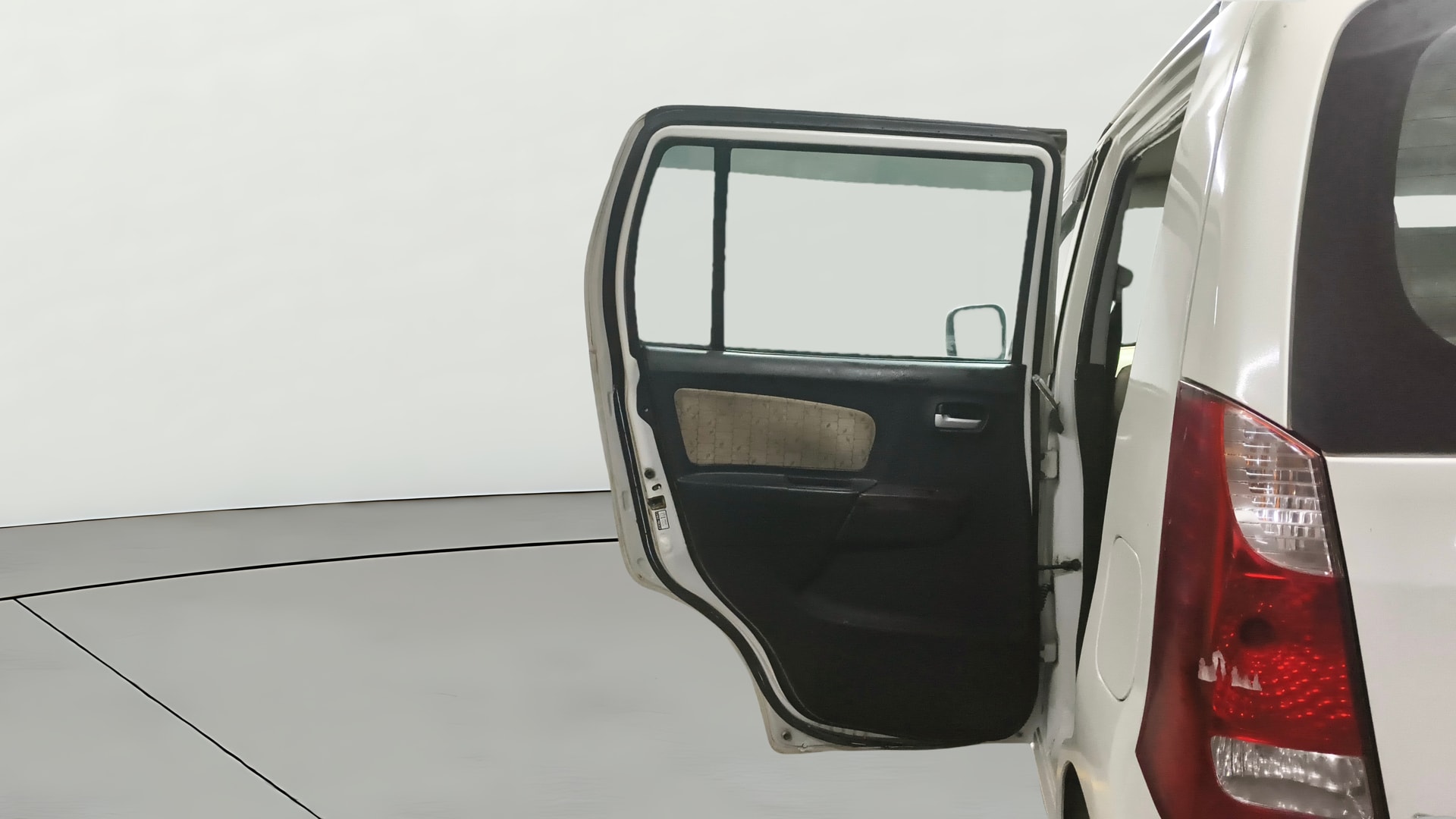 View 2018 Maruti Suzuki 1000 Base Variant Image 22 Used 2018 Maruti Suzuki 1000 Base Variant Image 22