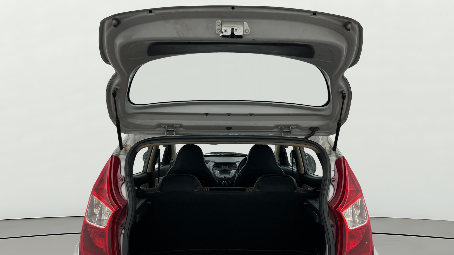 View 2016 Hyundai EON Magna Plus Image 16 Used 2016 Hyundai EON Magna Plus Image 16