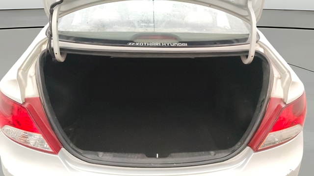 View Hyundai Fluidic Verna Image 38 Used Hyundai Fluidic Verna Image 38