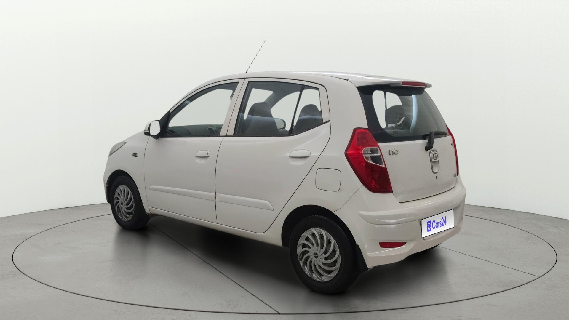 View 2013 Hyundai i10 1.2 Sportz MT Image 2 Used 2013 Hyundai i10 1.2 Sportz MT Image 2