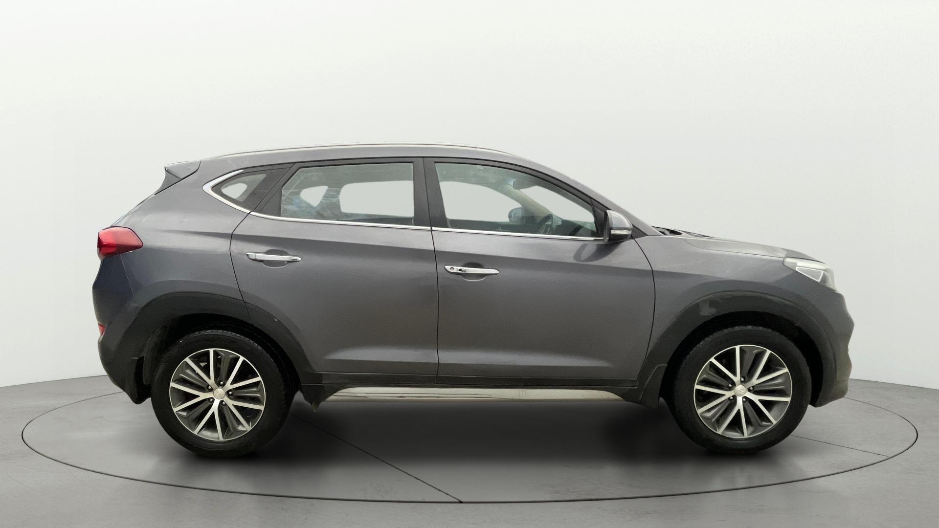 View 2017 Hyundai Tucson Nu 2.0 6-Speed Automatic GL BS IV Image 28 Used 2017 Hyundai Tucson Nu 2.0 6-Speed Automatic GL BS IV Image 28