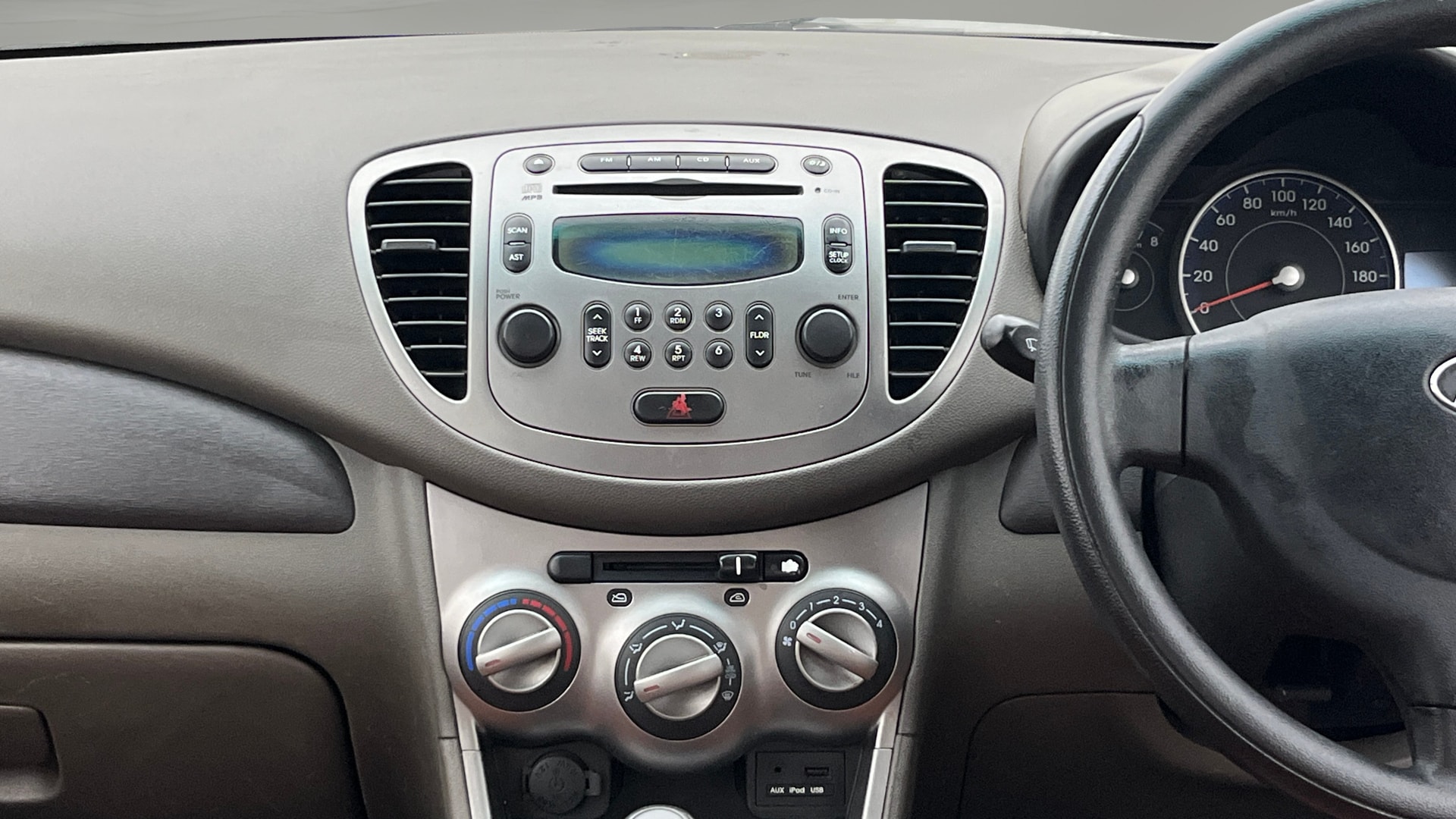 View 2015 Hyundai i10 1.2 Asta MT Image 17 Used 2015 Hyundai i10 1.2 Asta MT Image 17
