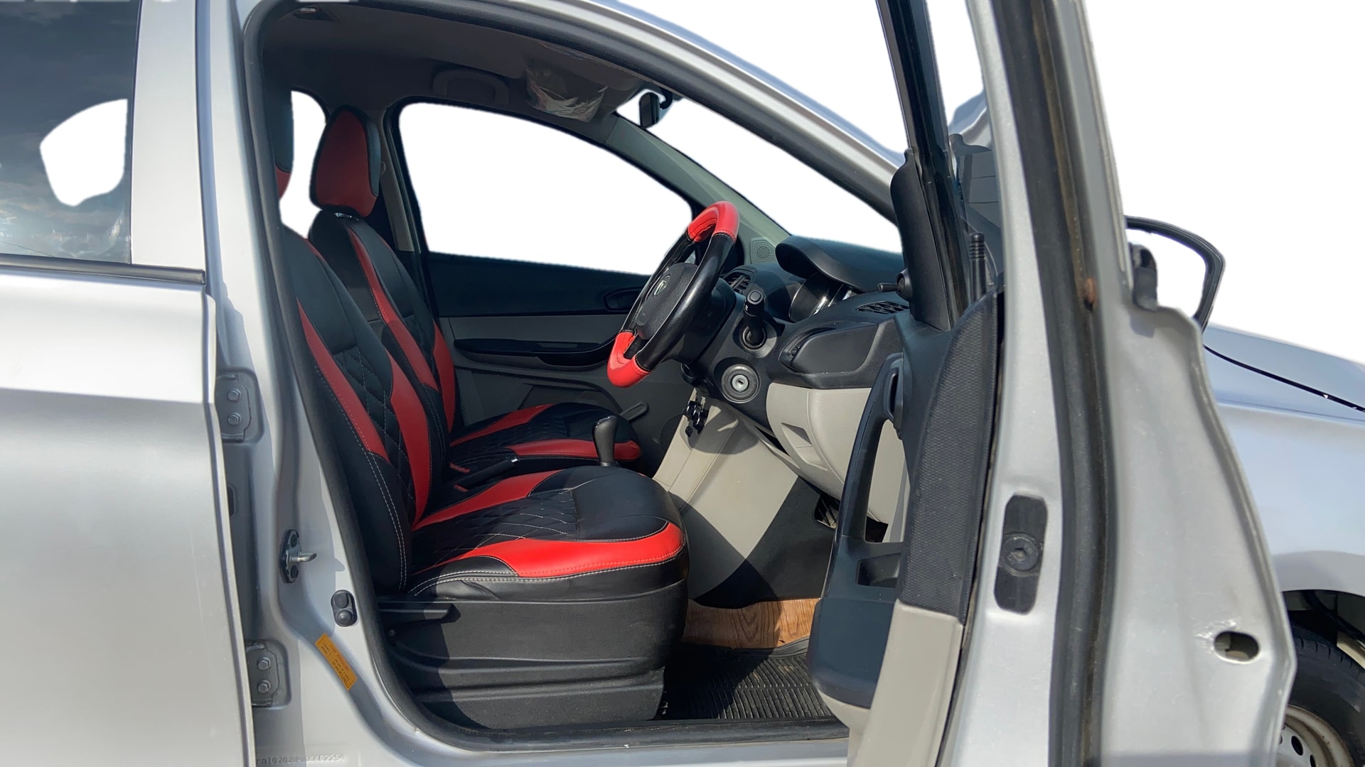 View 2020 Tata Tiago Revotorq XB Image 25 Used 2020 Tata Tiago Revotorq XB Image 25