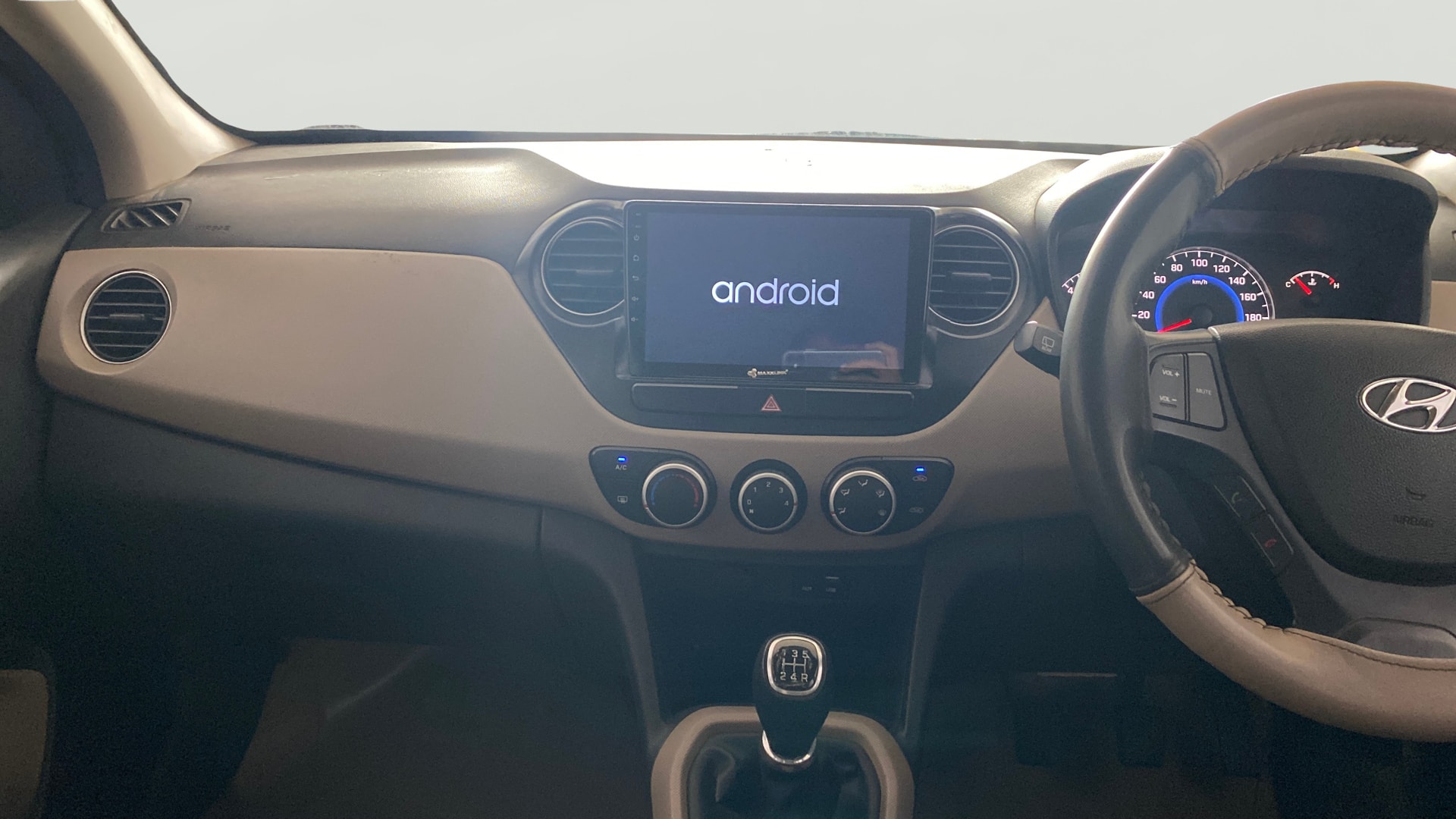 View 2016 Hyundai Grand i10 1.2 Asta Petrol Image 32 Used 2016 Hyundai Grand i10 1.2 Asta Petrol Image 32