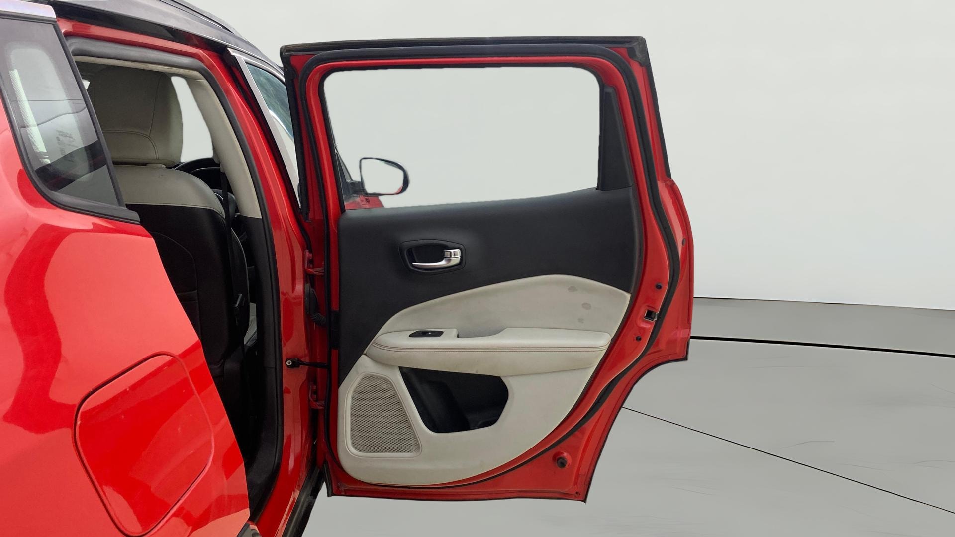 View 2017 Jeep Compass Limited 1.4 Multi AIR Petrol DDCT AT BS IV Image 7 Used 2017 Jeep Compass Limited 1.4 Multi AIR Petrol DDCT AT BS IV Image 7