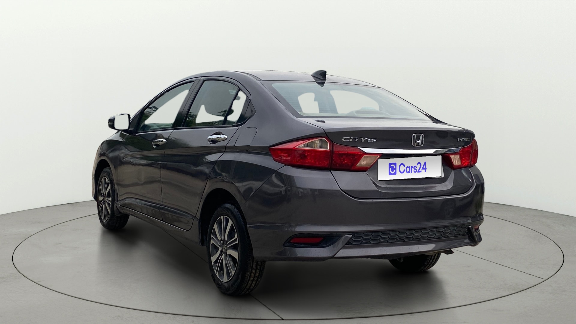 View 2017 Honda City ZX MT Diesel Anniversary Edition Image 2 Used 2017 Honda City ZX MT Diesel Anniversary Edition Image 2