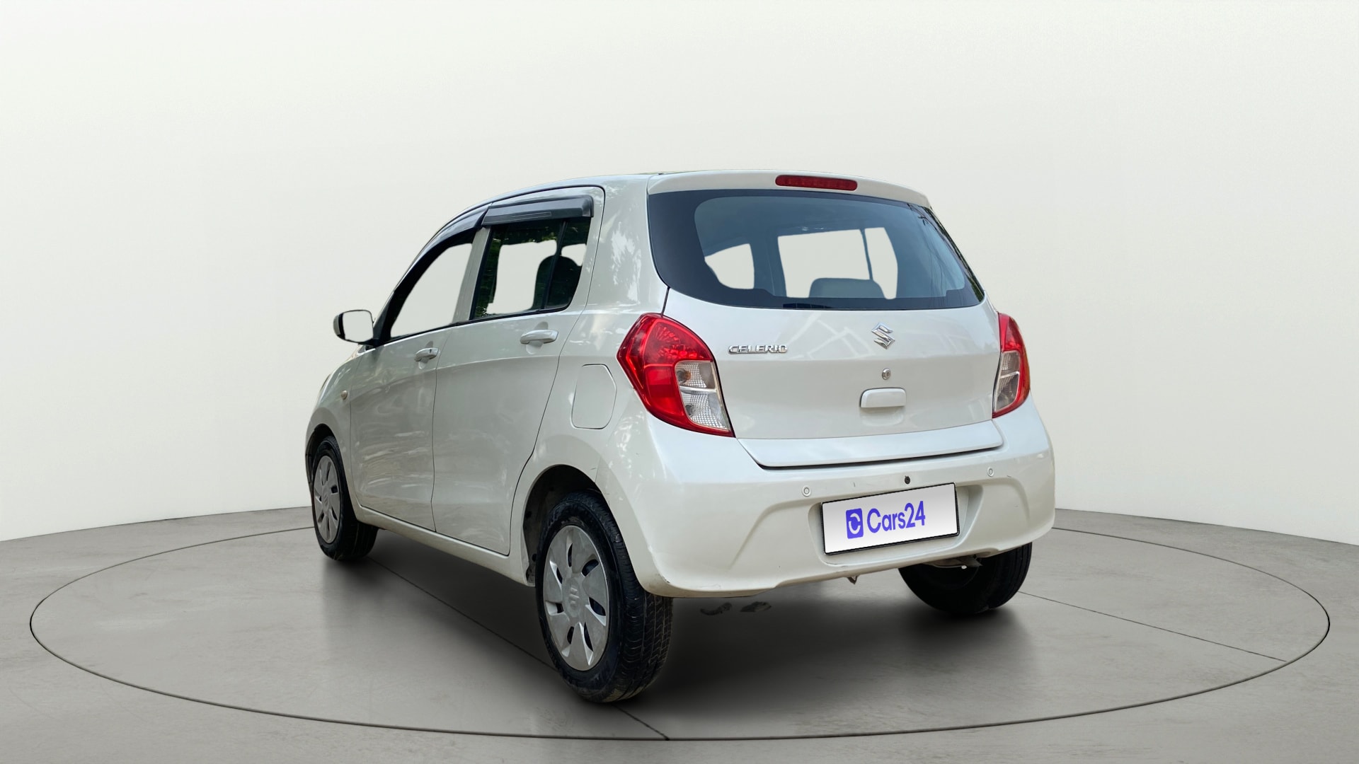 View 2019 Maruti Suzuki 1000 Base Variant Image 2 Used 2019 Maruti Suzuki 1000 Base Variant Image 2