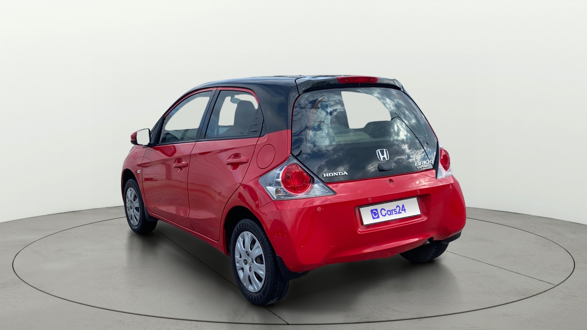 View 2015 Honda Brio VX AT Petrol Image 2 Used 2015 Honda Brio VX AT Petrol Image 2