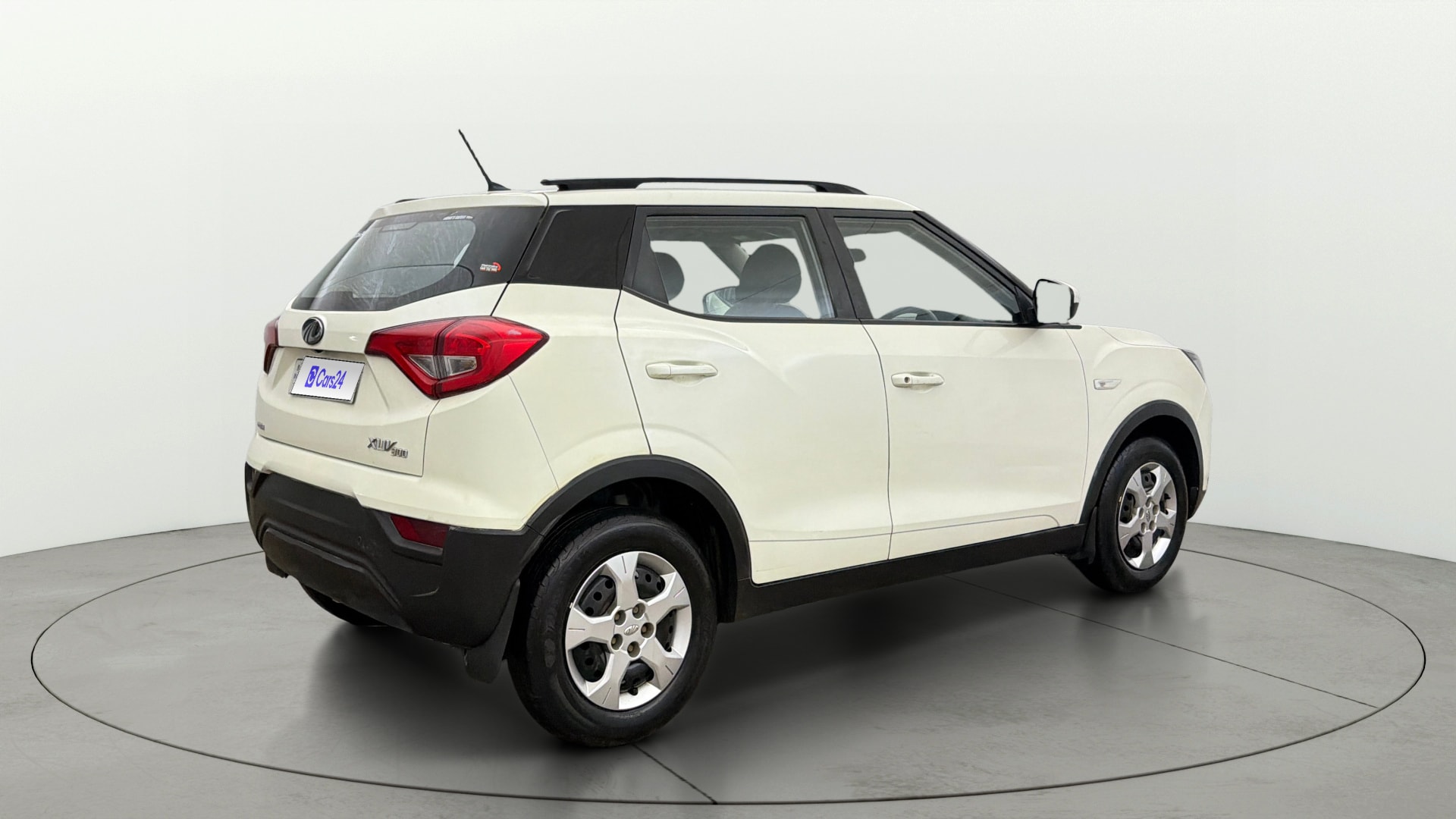 View 2022 Mahindra XUV300 W4 Petrol BS IV Image 42 Used 2022 Mahindra XUV300 W4 Petrol BS IV Image 42