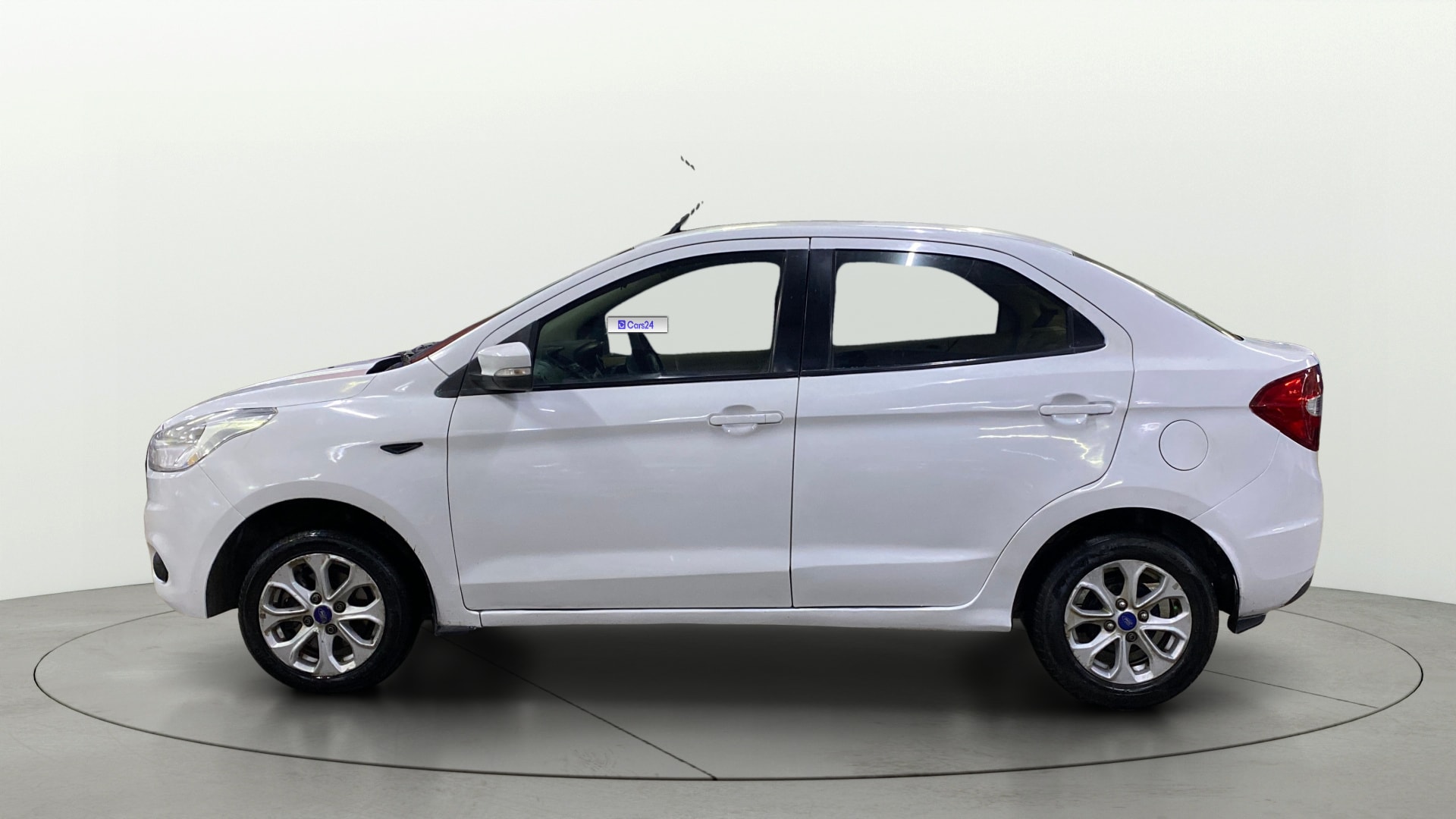 View 2016 Ford Figo Aspire 1.2P Ambiente MT BS IV Image 5 Used 2016 Ford Figo Aspire 1.2P Ambiente MT BS IV Image 5