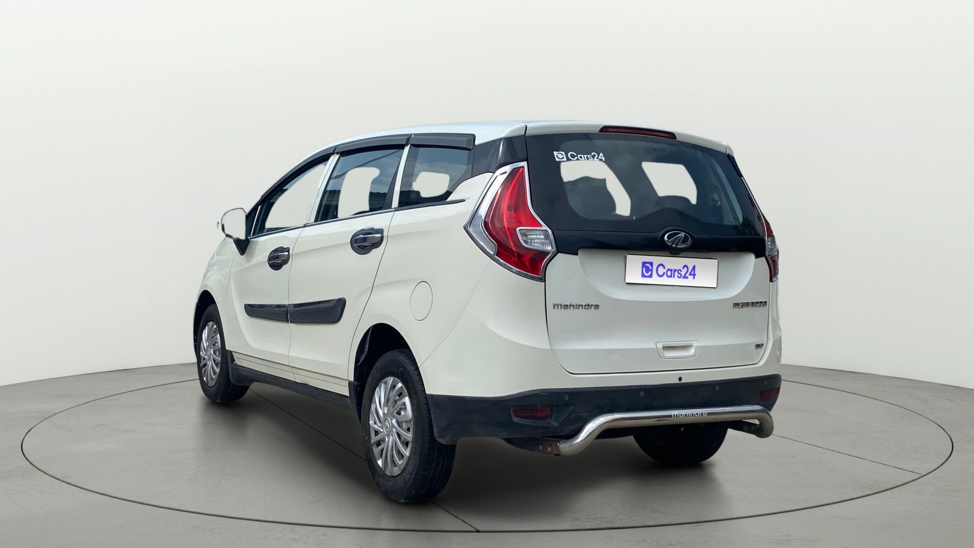 View 2020 Mahindra Marazzo M2 7-Seater BS IV Image 2 Used 2020 Mahindra Marazzo M2 7-Seater BS IV Image 2