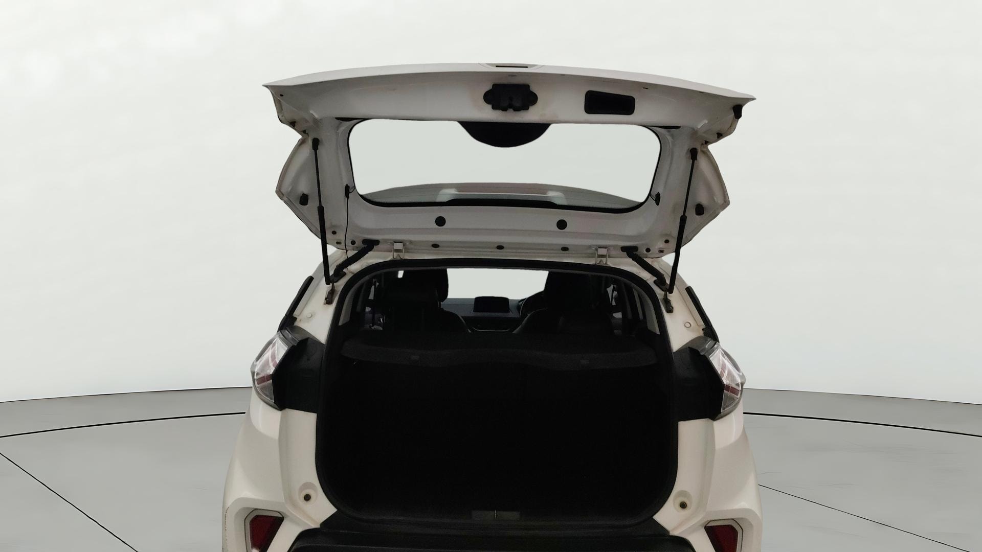 View 2022 Tata Nexon Revotron XE Image 17 Used 2022 Tata Nexon Revotron XE Image 17