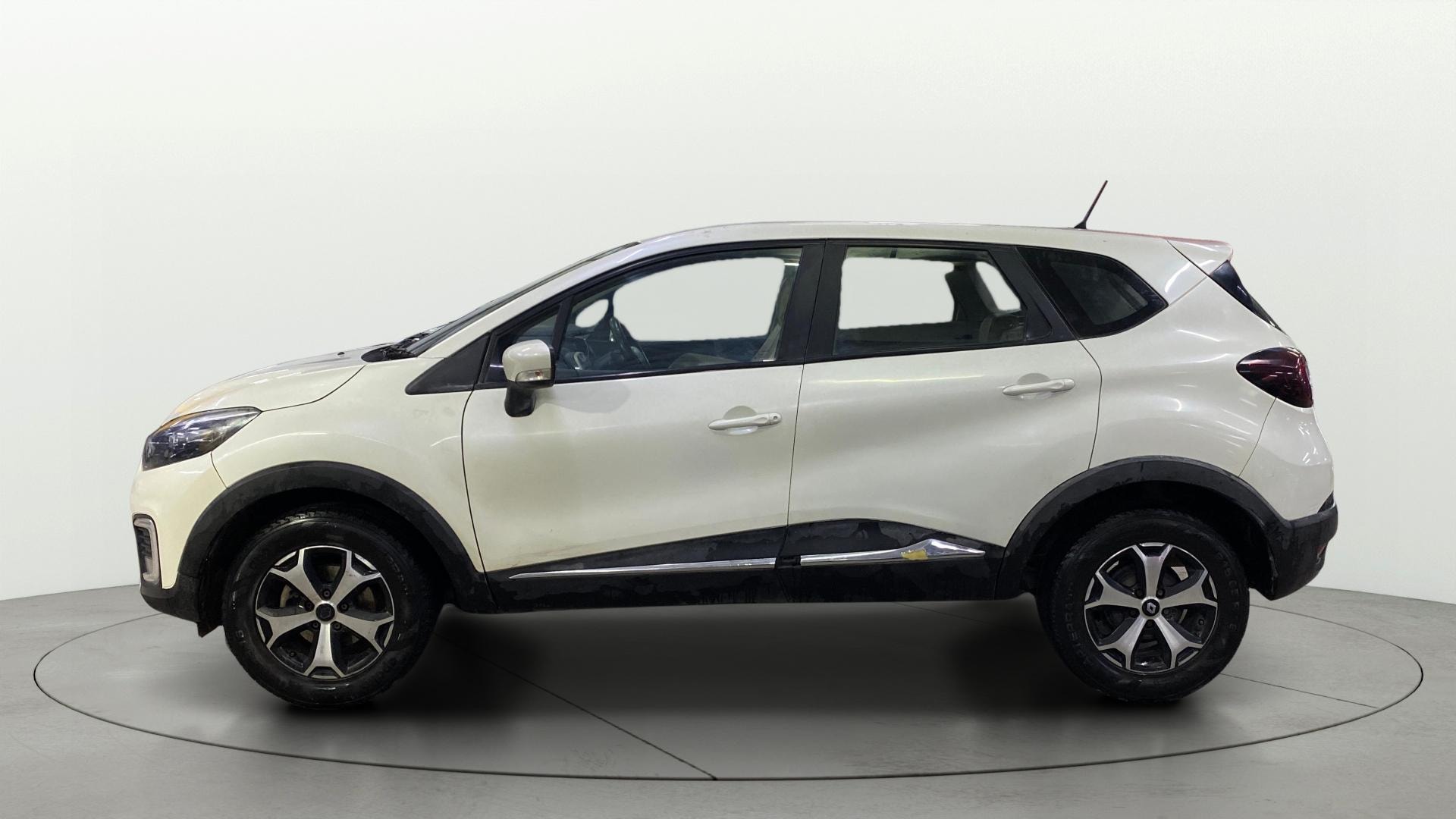 View 2019 Renault Captur RXL Diesel Image 28 Used 2019 Renault Captur RXL Diesel Image 28