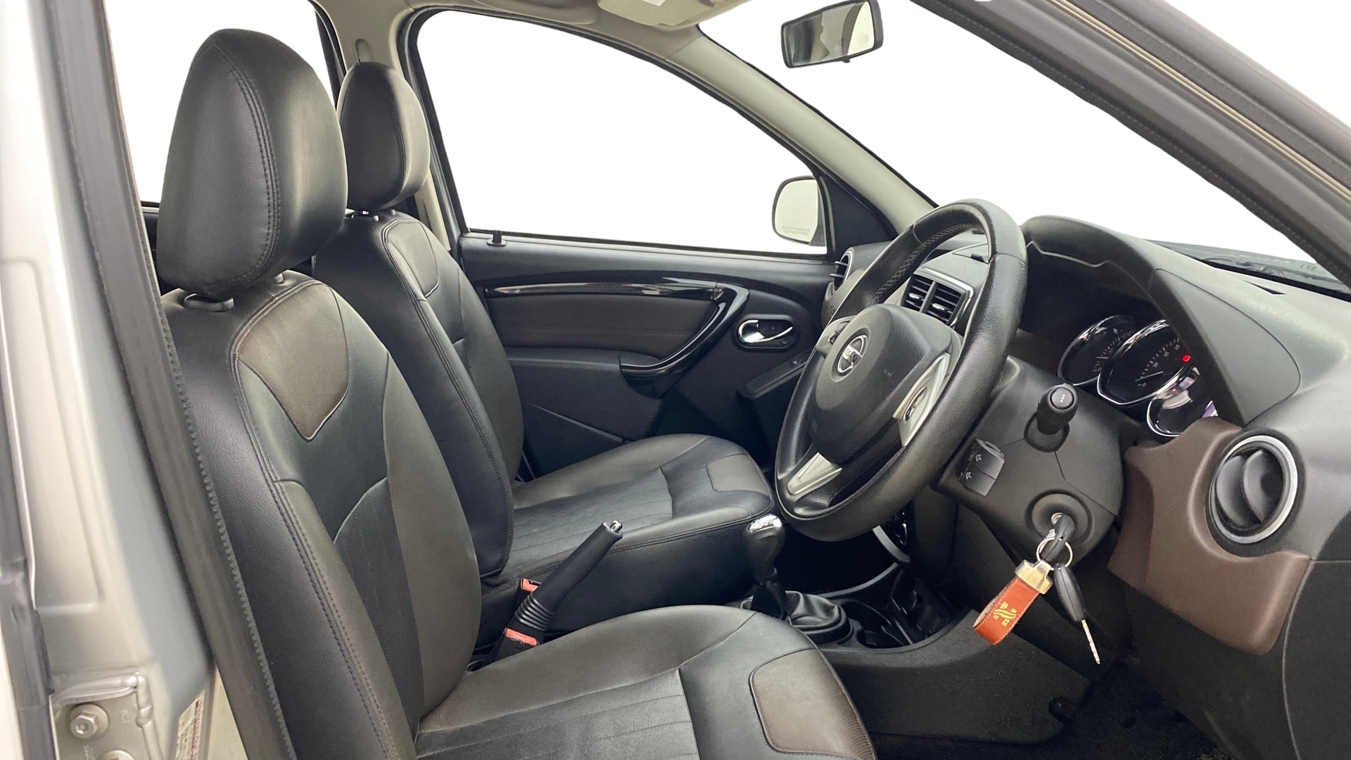 View 2017 Nissan Terrano XV D PRE 110 PS AMT Image 17 Used 2017 Nissan Terrano XV D PRE 110 PS AMT Image 17