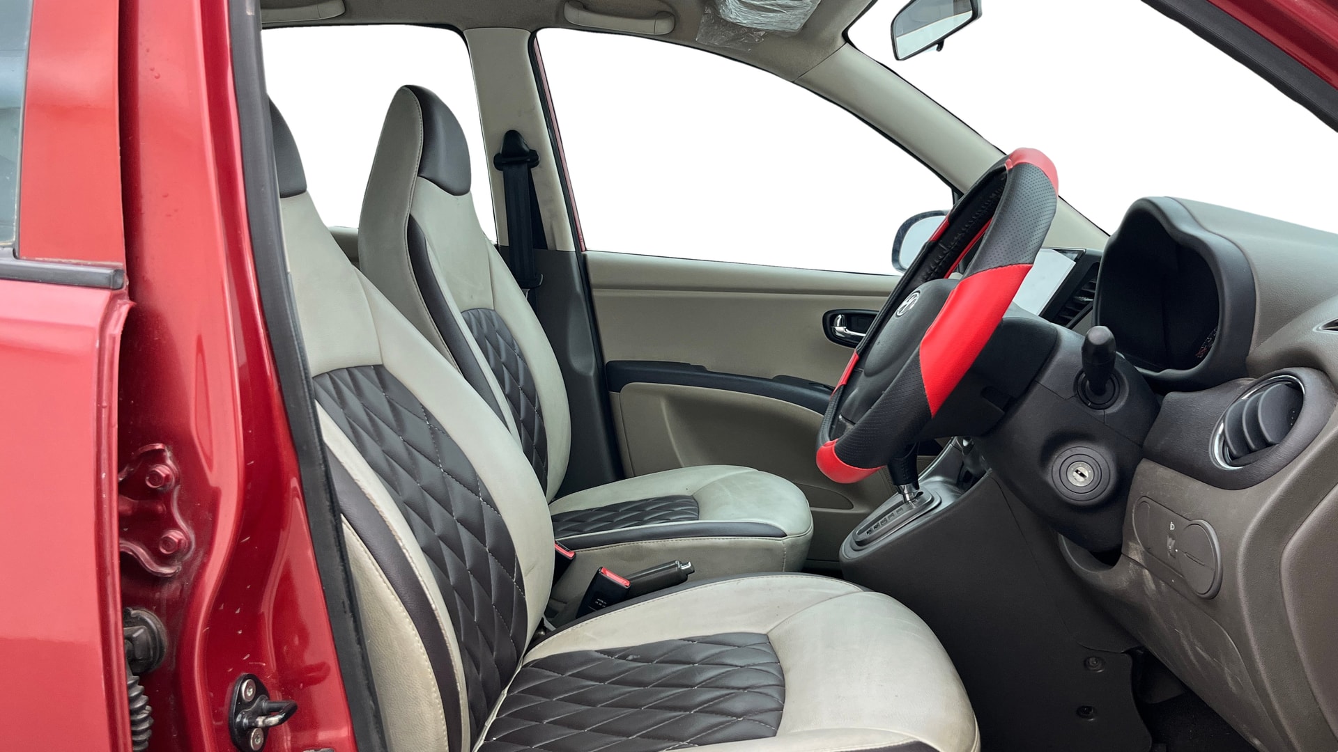 View 2013 Hyundai i10 1.2 Sportz AT Image 17 Used 2013 Hyundai i10 1.2 Sportz AT Image 17