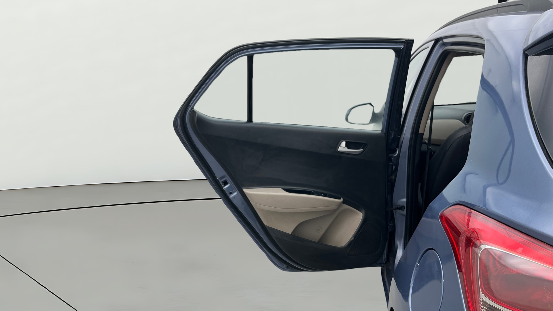 View 2014 Hyundai Grand i10 Asta AT 1.2 Kappa VTVT Image 22 Used 2014 Hyundai Grand i10 Asta AT 1.2 Kappa VTVT Image 22