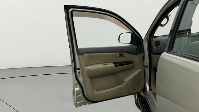 View Toyota Fortuner Image 39 Used Toyota Fortuner Image 39