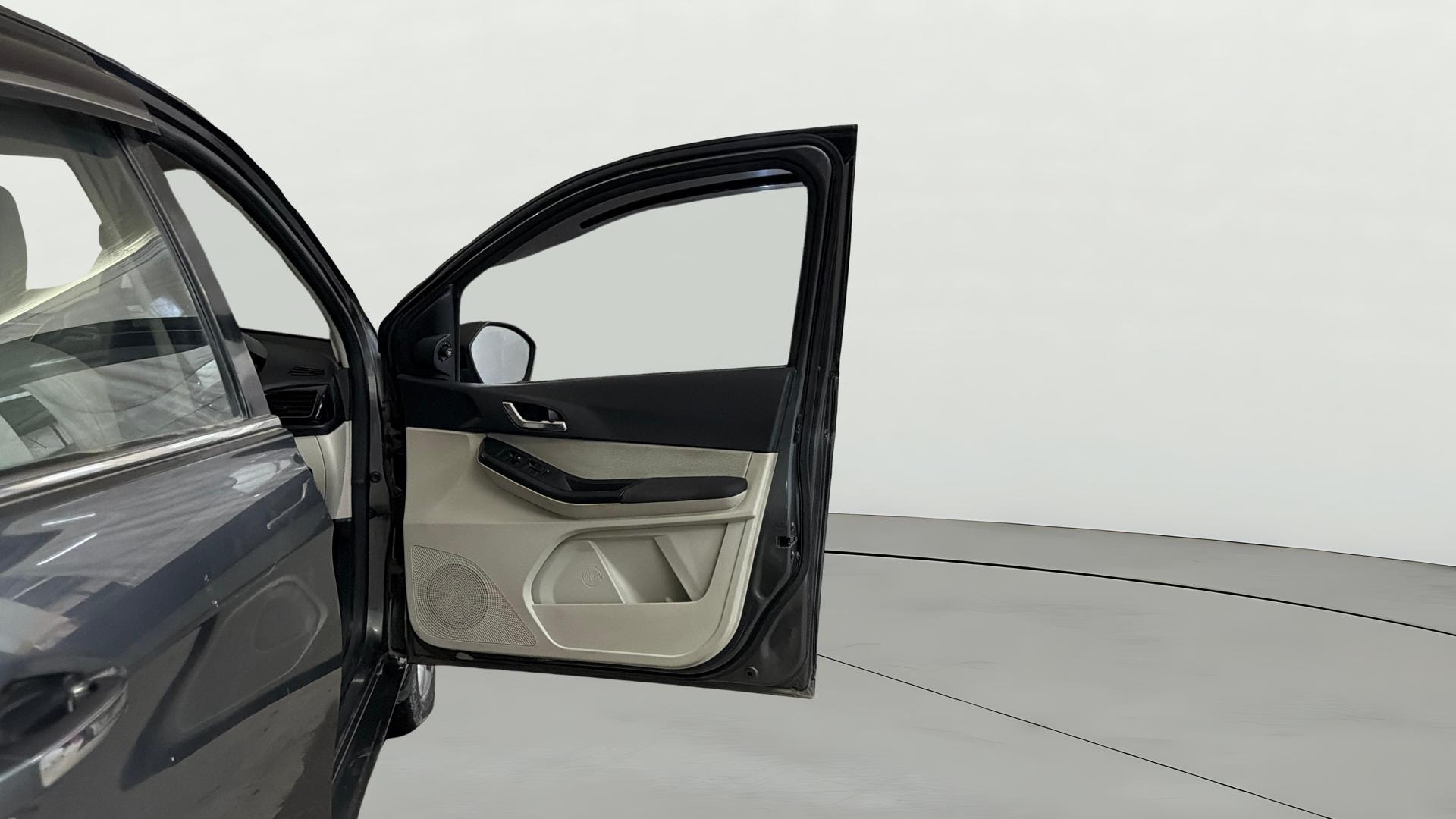View 2023 Tata Tigor XE Diesel Image 45 Used 2023 Tata Tigor XE Diesel Image 45