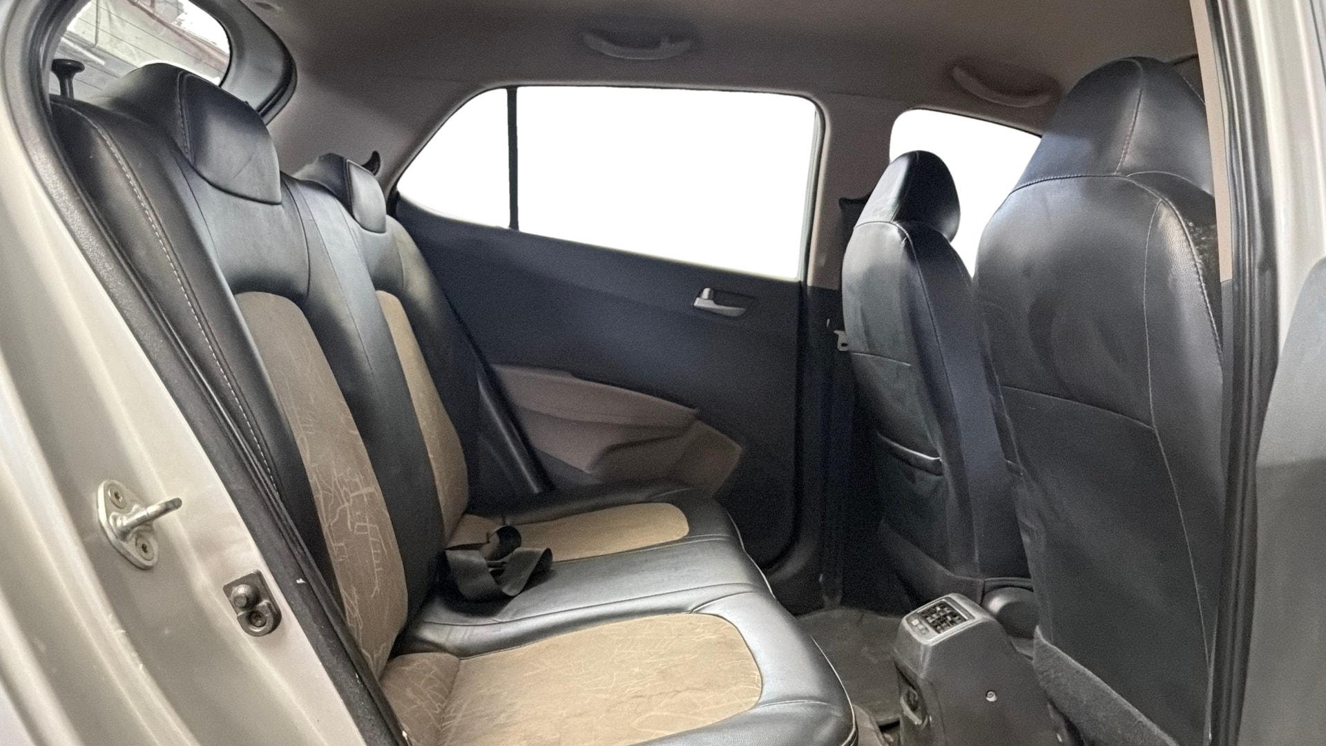View 2018 Hyundai Grand i10 Sportz 1.2 Kappa Image 28 Used 2018 Hyundai Grand i10 Sportz 1.2 Kappa Image 28