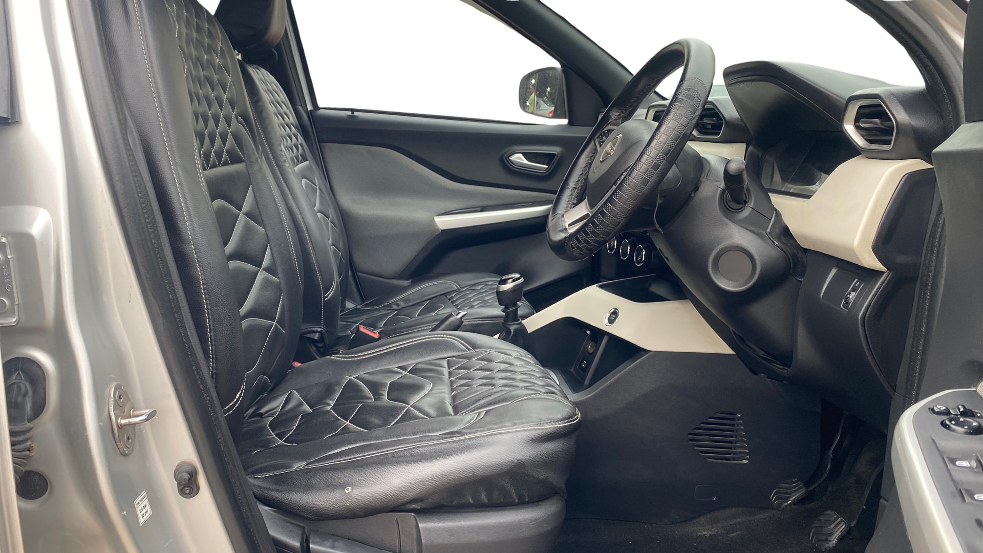 View 2021 Nissan Magnite XV Image 26 Used 2021 Nissan Magnite XV Image 26