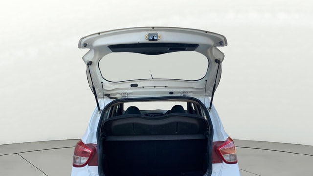 View Hyundai Grand i10 Image 17 Used Hyundai Grand i10 Image 17