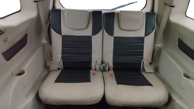 View Mahindra XUV500 Image 13 Used Mahindra XUV500 Image 13
