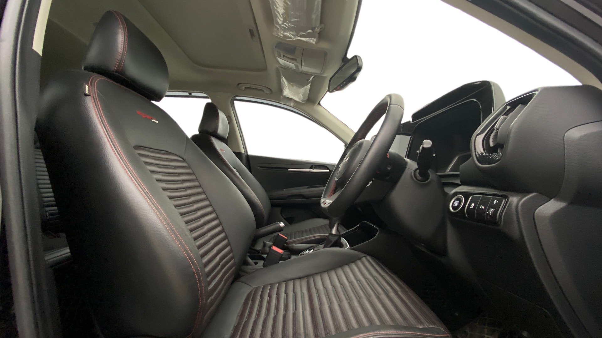 View 2022 Kia Sonet GTX Plus iMT Petrol Image 28 Used 2022 Kia Sonet GTX Plus iMT Petrol Image 28