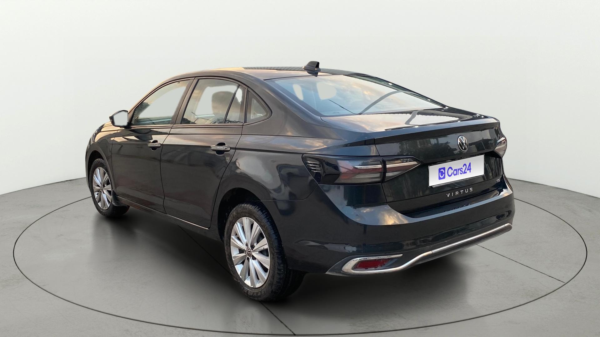 View 2024 Volkswagen Virtus Topline 1.0 TSI MT Image 2 Used 2024 Volkswagen Virtus Topline 1.0 TSI MT Image 2