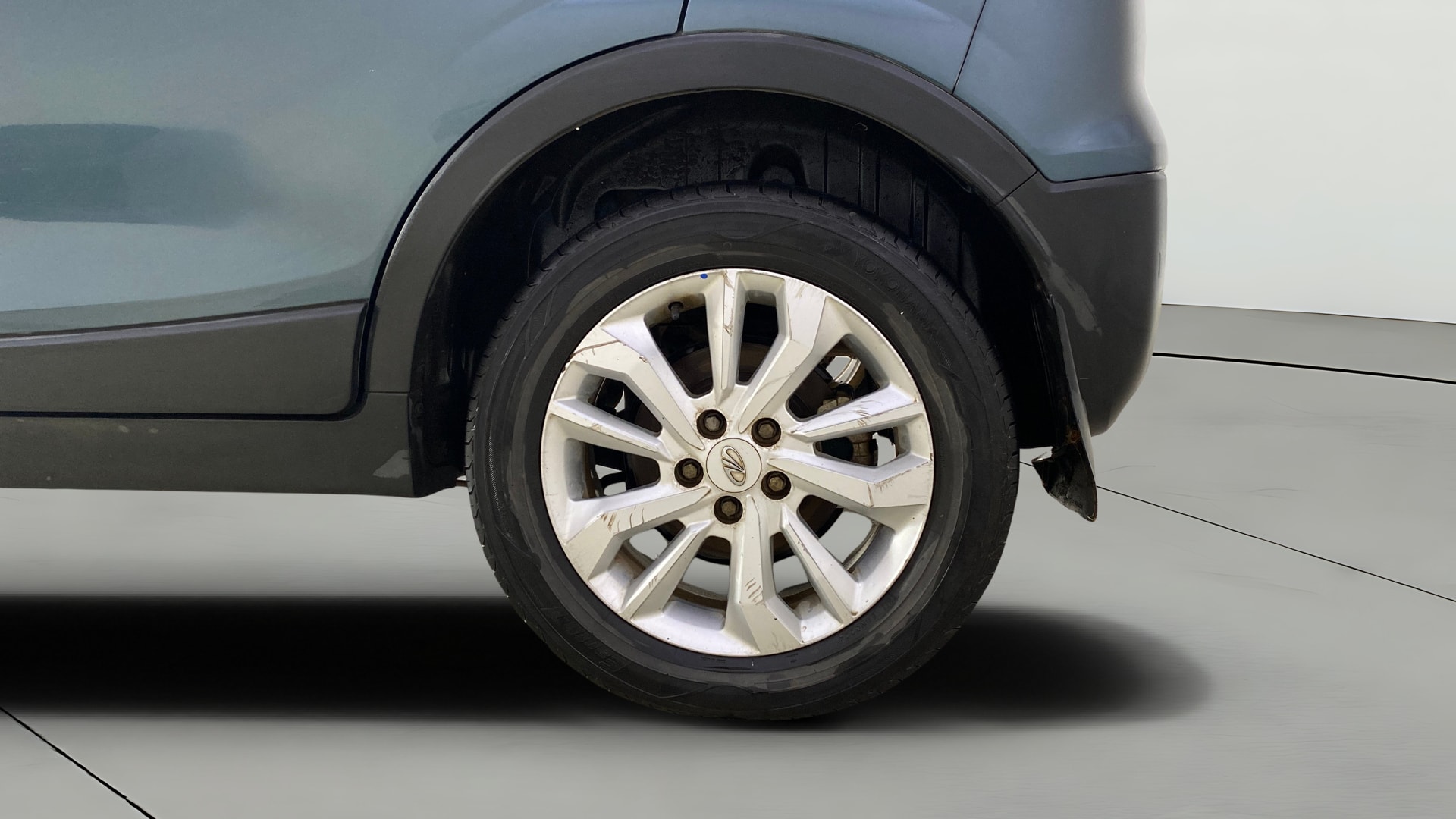View 2021 Mahindra XUV300 W4 Petrol BS IV Image 11 Used 2021 Mahindra XUV300 W4 Petrol BS IV Image 11
