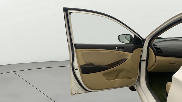 View Hyundai Fluidic Verna Image 31 Used Hyundai Fluidic Verna Image 31