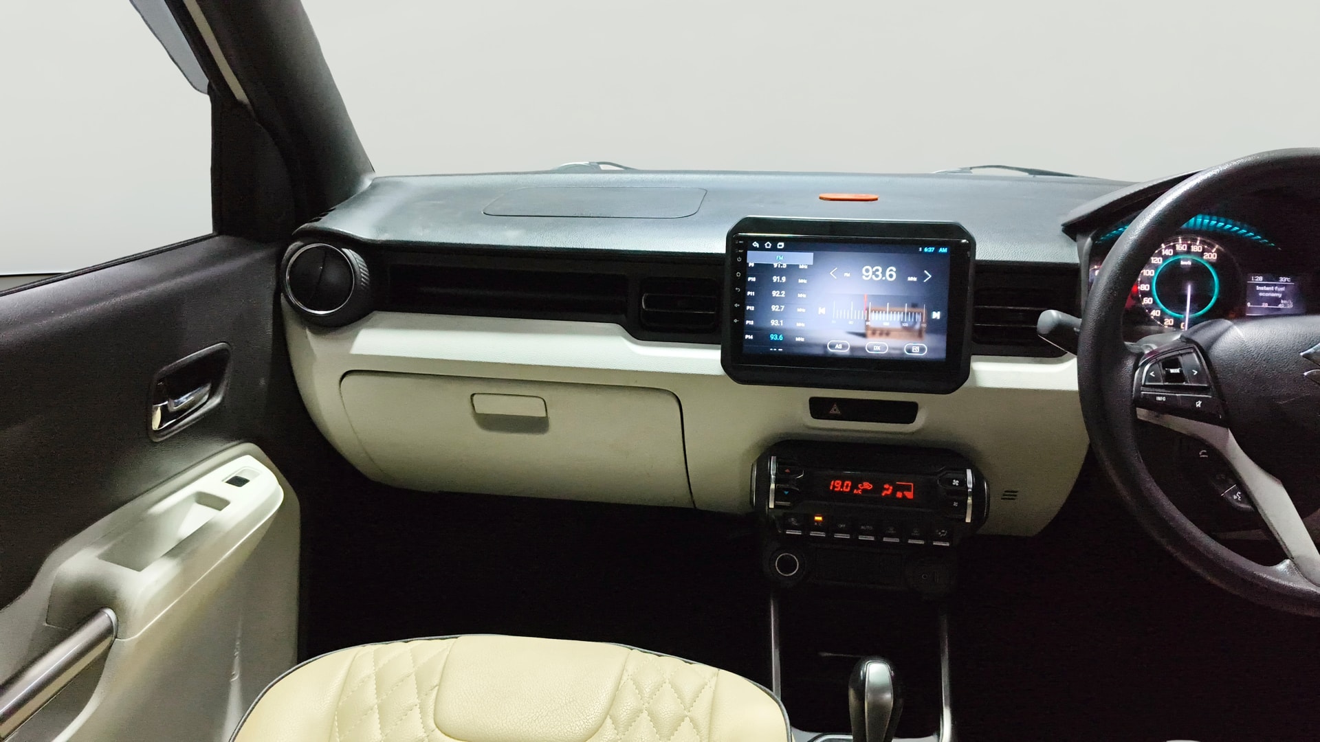 View 2018 Maruti Suzuki 1000 Base Variant Image 17 Used 2018 Maruti Suzuki 1000 Base Variant Image 17